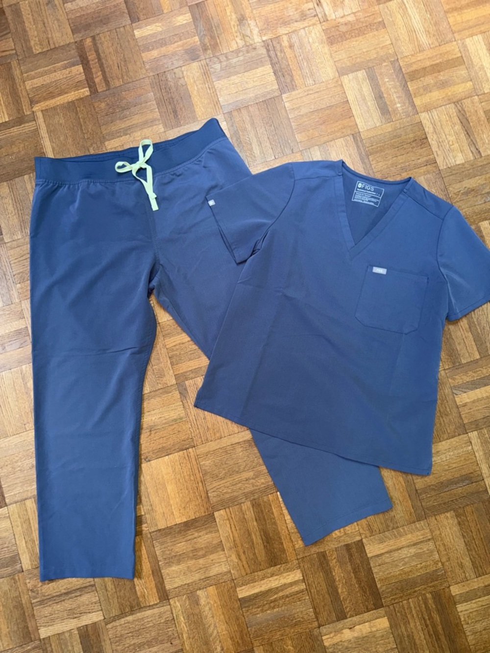 Figs Space Navy scrub set size L/XL petite